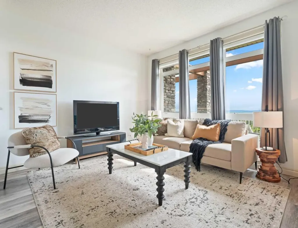 153 Rockyledge View NW Calgary AB T3G 5Y5