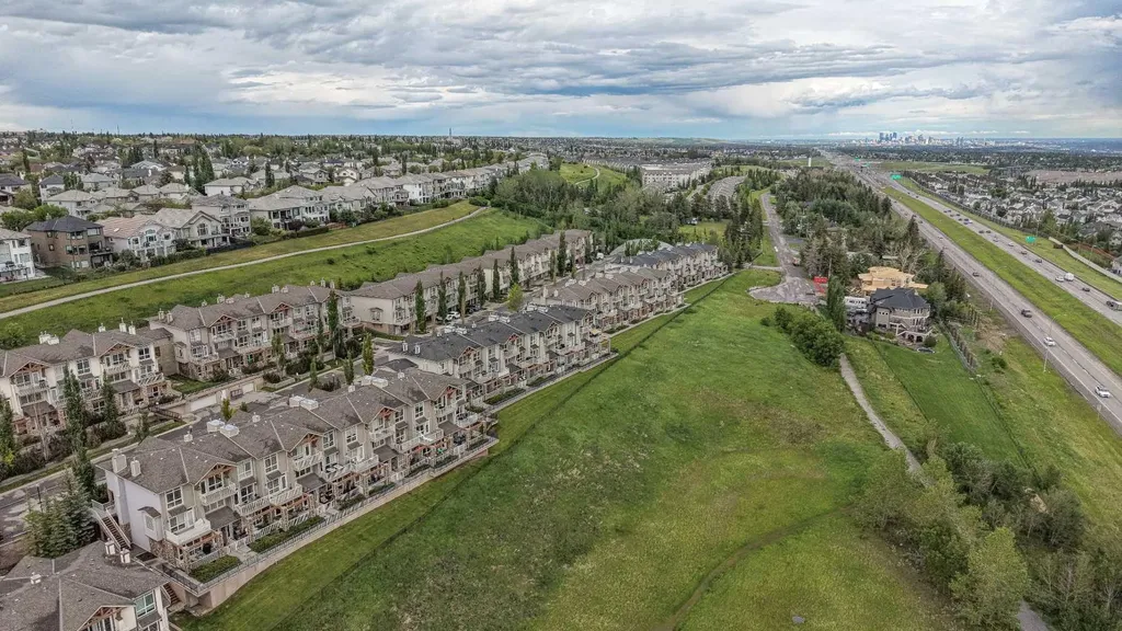 153 Rockyledge View NW Calgary AB T3G 5Y5