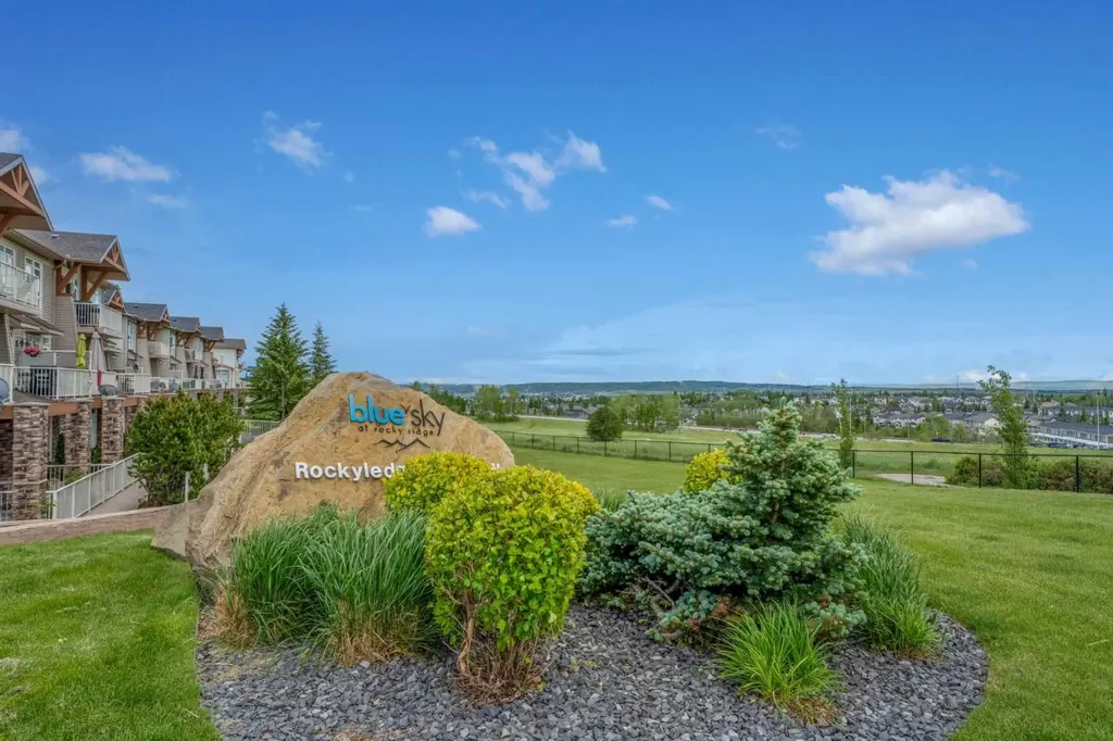 153 Rockyledge View NW Calgary AB T3G 5Y5