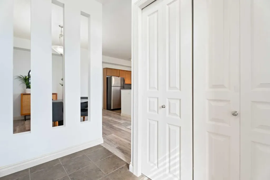 153 Rockyledge View NW Calgary AB T3G 5Y5
