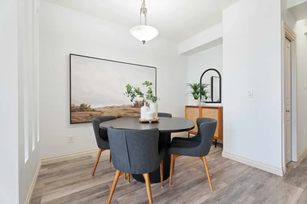 153 Rockyledge View NW Calgary AB T3G 5Y5