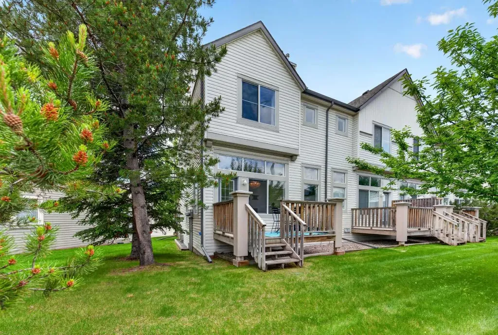 99 Copperfield Court SE Calgary AB T2Z 4Z3