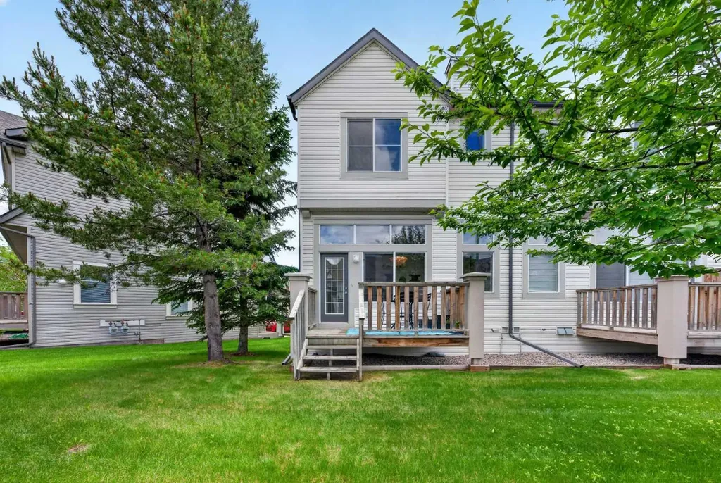 99 Copperfield Court SE Calgary AB T2Z 4Z3