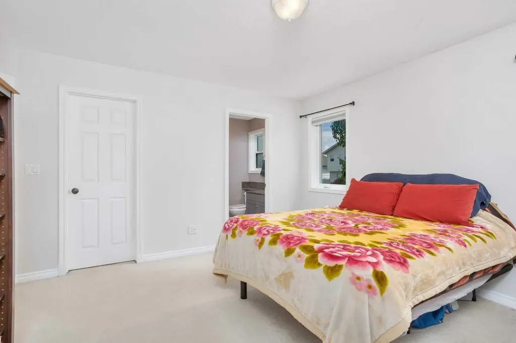 9 Archibald Crescent Red Deer AB T4R 2X3