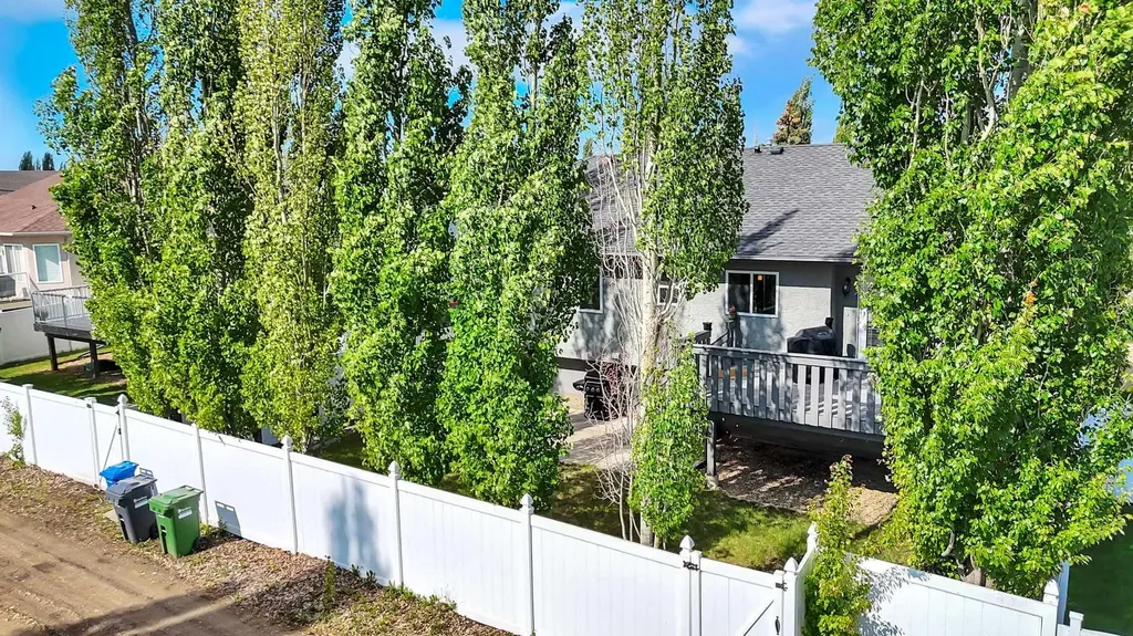 9 Archibald Crescent Red Deer AB T4R 2X3