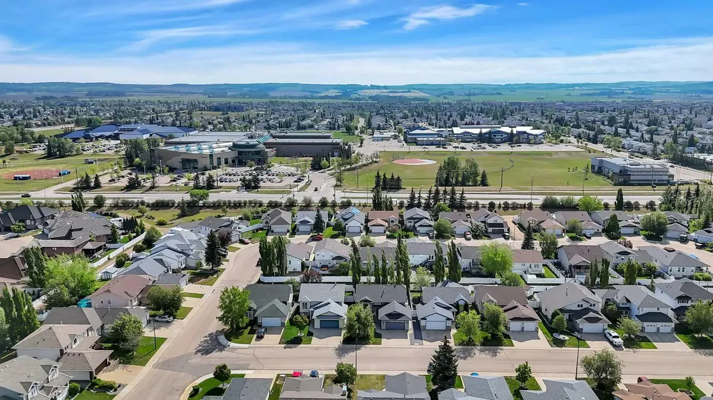 9 Archibald Crescent Red Deer AB T4R 2X3