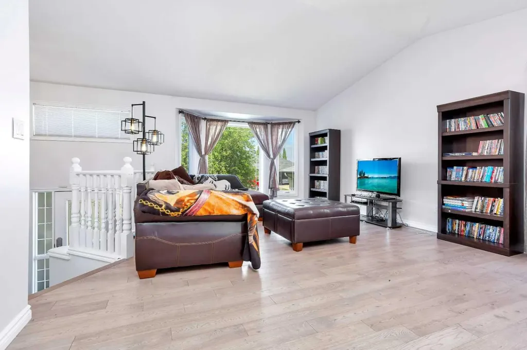 9 Archibald Crescent Red Deer AB T4R 2X3