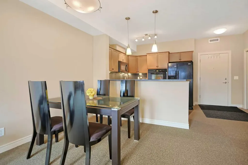 30 Royal Oak Plaza NW Calgary AB T3G 0C1