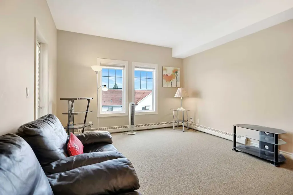 30 Royal Oak Plaza NW Calgary AB T3G 0C1