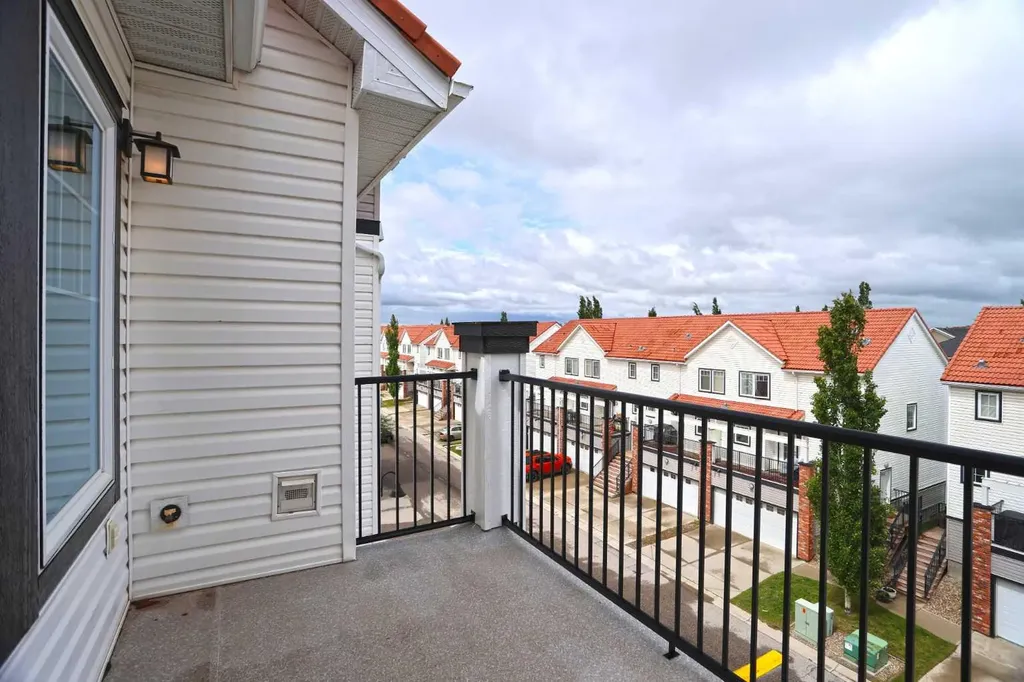 30 Royal Oak Plaza NW Calgary AB T3G 0C1