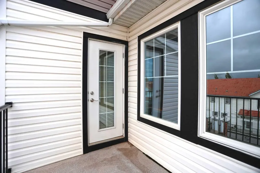 30 Royal Oak Plaza NW Calgary AB T3G 0C1