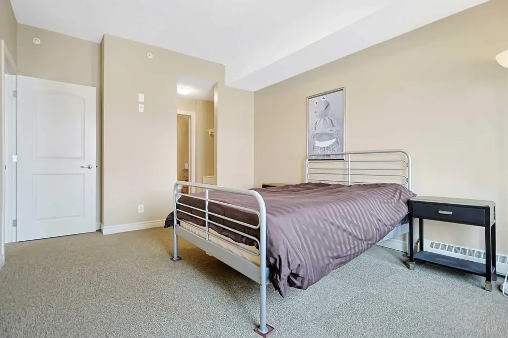 30 Royal Oak Plaza NW Calgary AB T3G 0C1