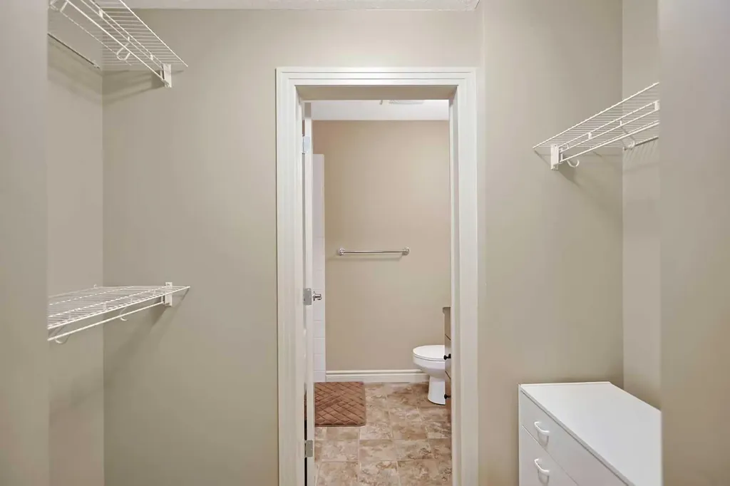 30 Royal Oak Plaza NW Calgary AB T3G 0C1