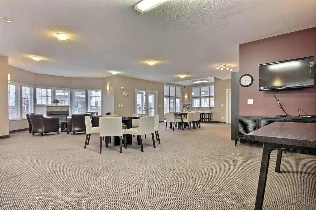 30 Royal Oak Plaza NW Calgary AB T3G 0C1