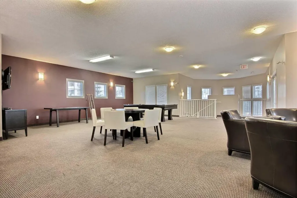 30 Royal Oak Plaza NW Calgary AB T3G 0C1