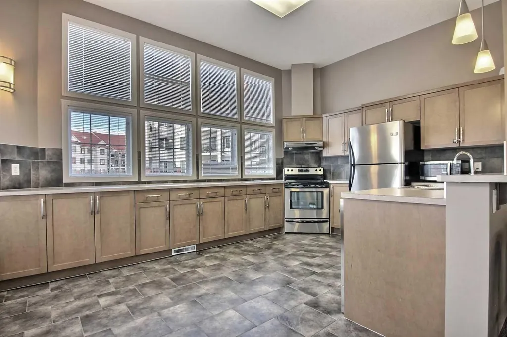 30 Royal Oak Plaza NW Calgary AB T3G 0C1