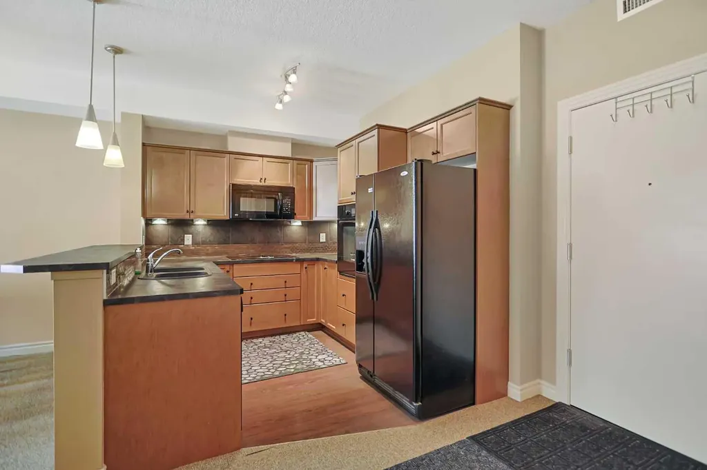 30 Royal Oak Plaza NW Calgary AB T3G 0C1