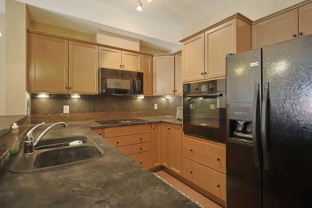 30 Royal Oak Plaza NW Calgary AB T3G 0C1