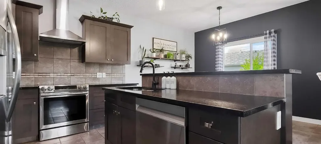 7018 115 Street Grande Prairie AB T8W 0E8