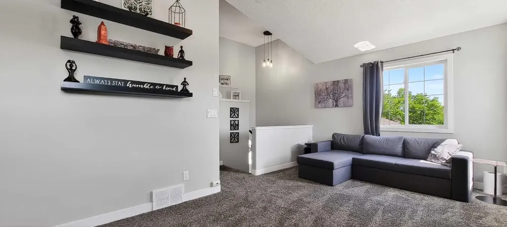 7018 115 Street Grande Prairie AB T8W 0E8