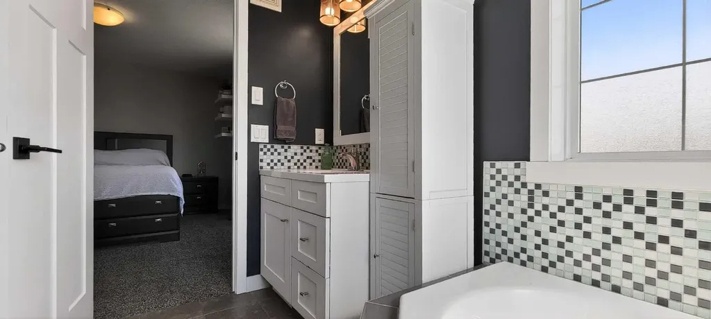 7018 115 Street Grande Prairie AB T8W 0E8