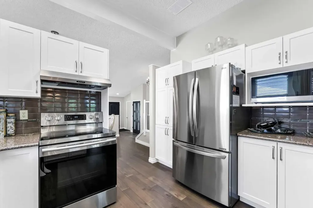 699 Taylor Road SE Medicine Hat AB T1B3X7