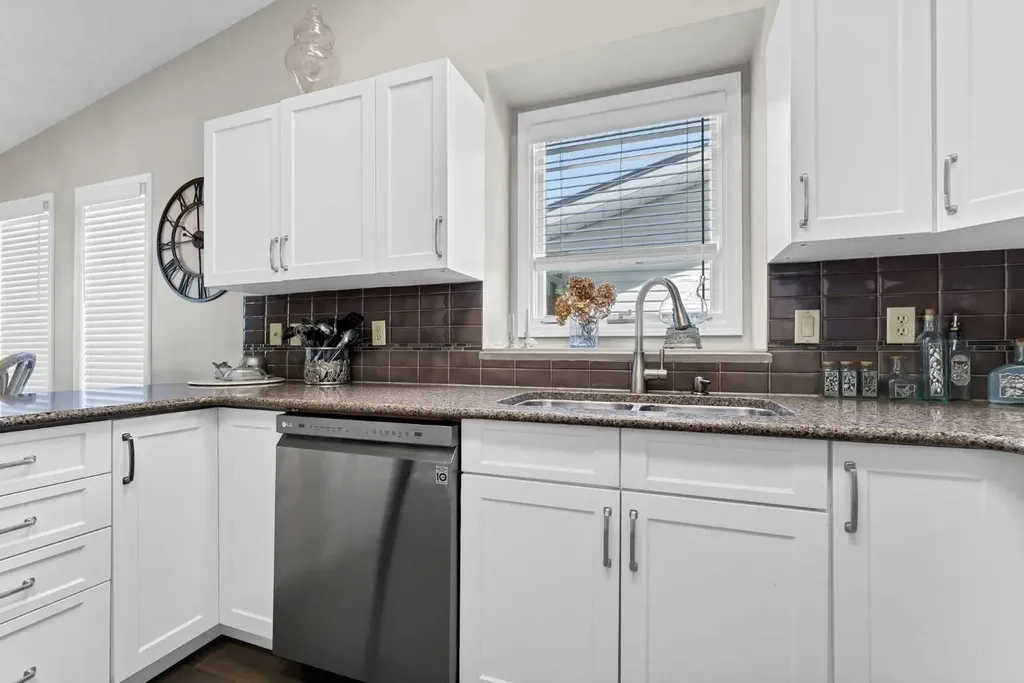 699 Taylor Road SE Medicine Hat AB T1B3X7