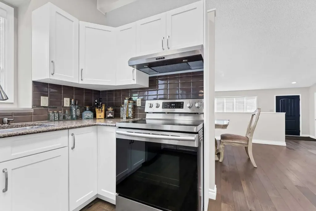 699 Taylor Road SE Medicine Hat AB T1B3X7