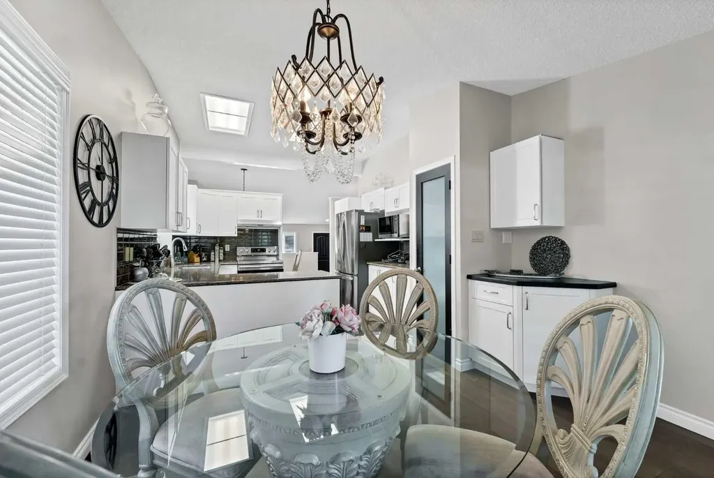699 Taylor Road SE Medicine Hat AB T1B3X7