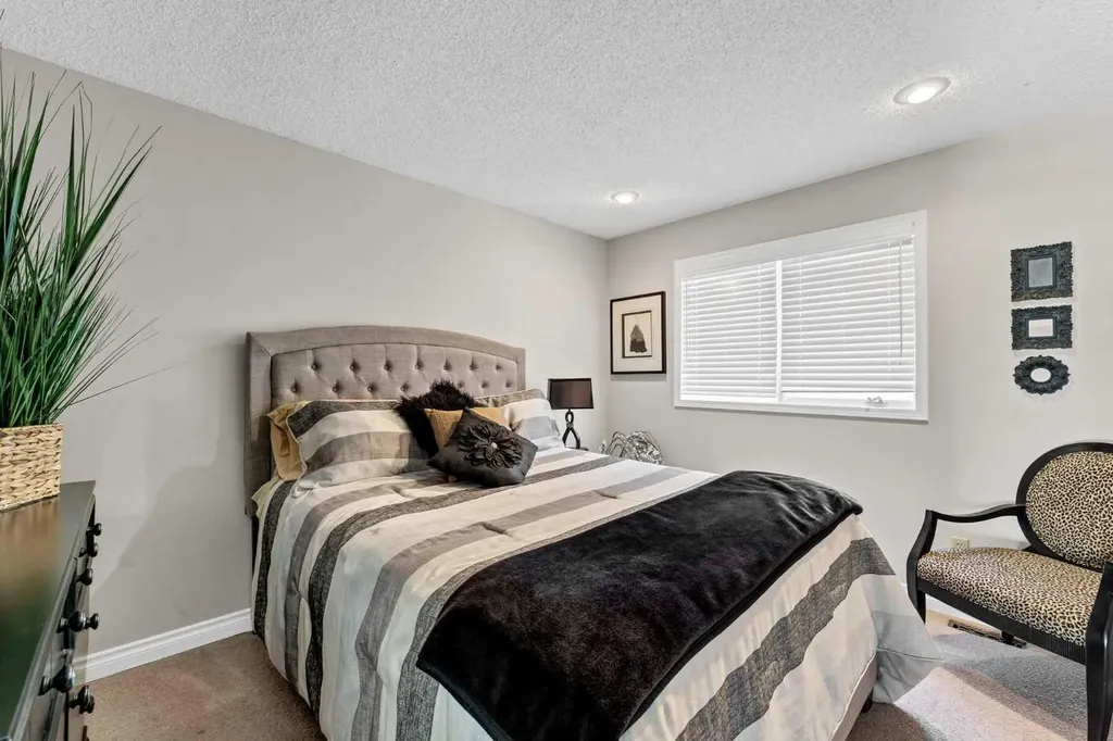 699 Taylor Road SE Medicine Hat AB T1B3X7