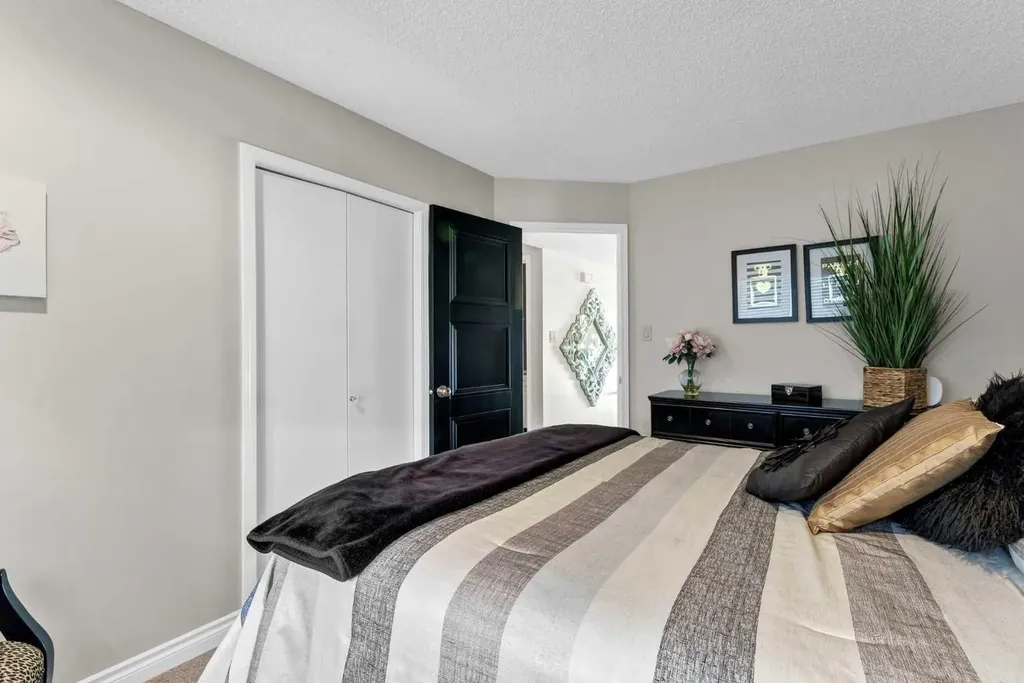 699 Taylor Road SE Medicine Hat AB T1B3X7