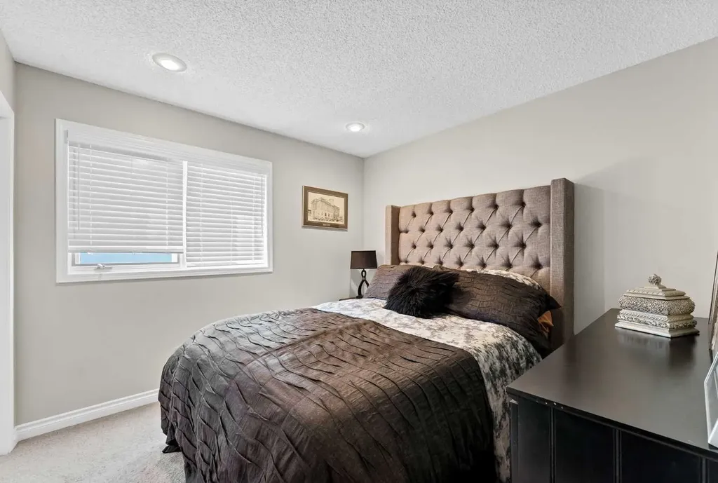 699 Taylor Road SE Medicine Hat AB T1B3X7