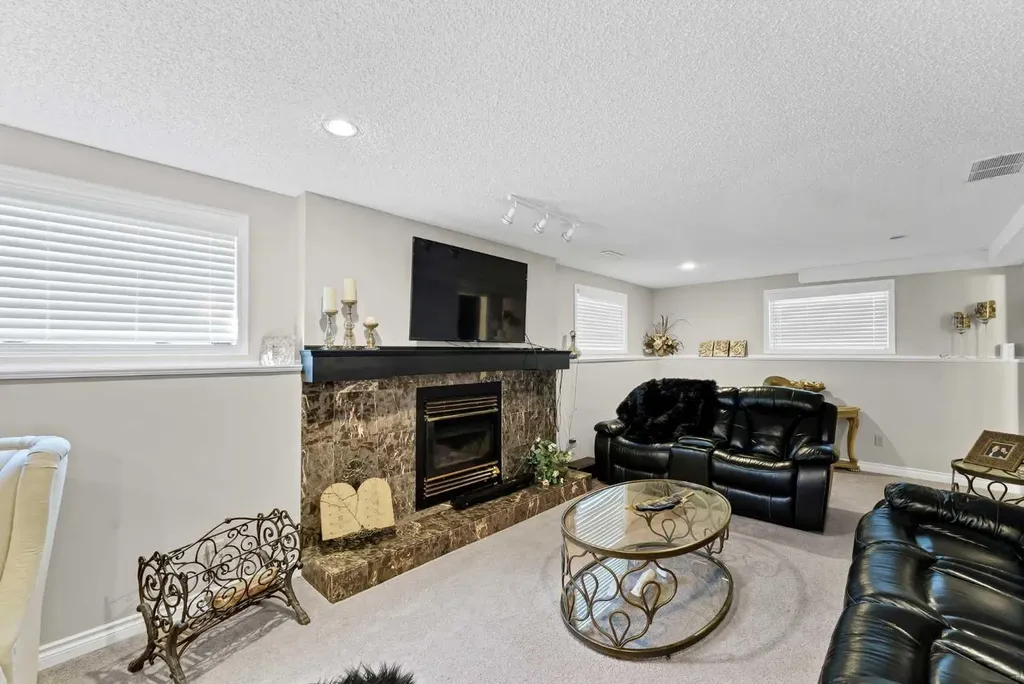 699 Taylor Road SE Medicine Hat AB T1B3X7