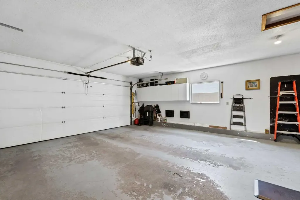 699 Taylor Road SE Medicine Hat AB T1B3X7
