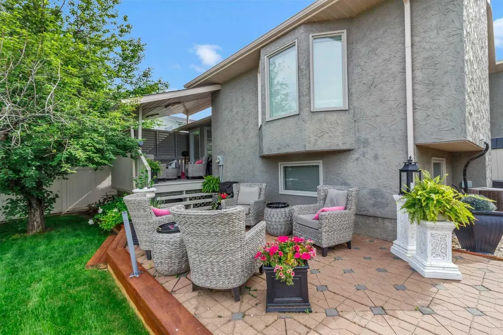 699 Taylor Road SE Medicine Hat AB T1B3X7