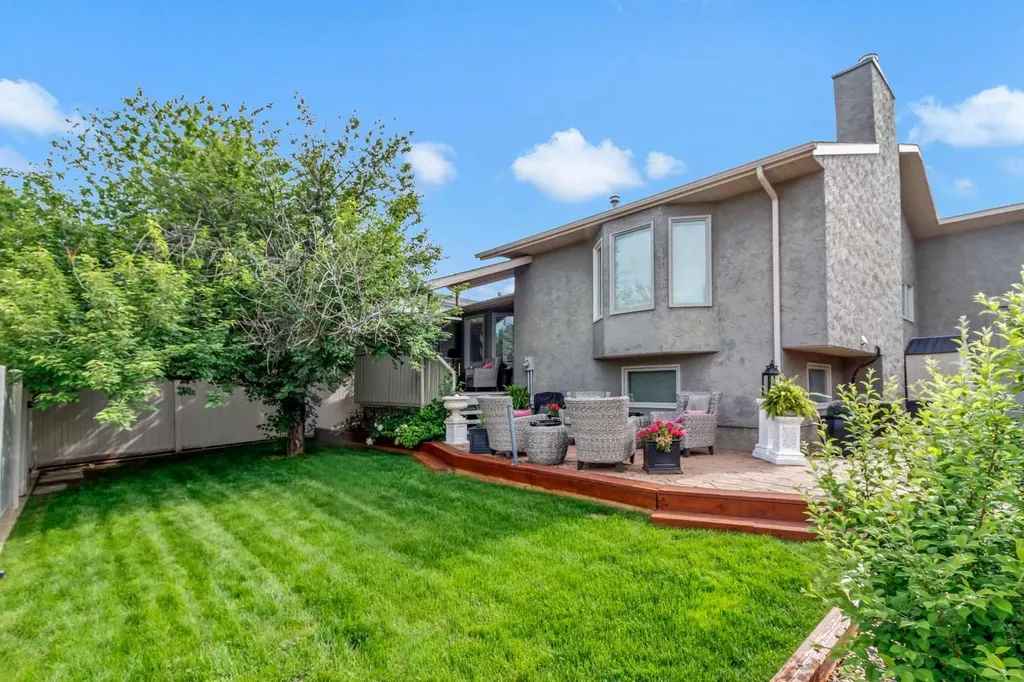 699 Taylor Road SE Medicine Hat AB T1B3X7