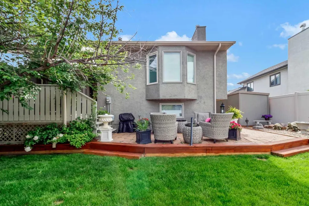 699 Taylor Road SE Medicine Hat AB T1B3X7