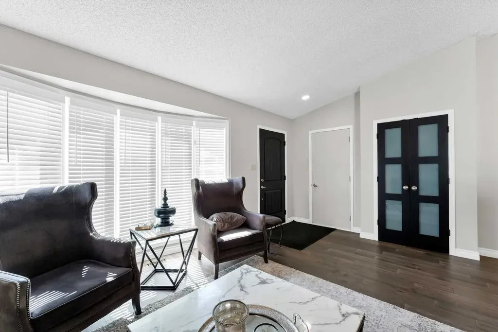 699 Taylor Road SE Medicine Hat AB T1B3X7