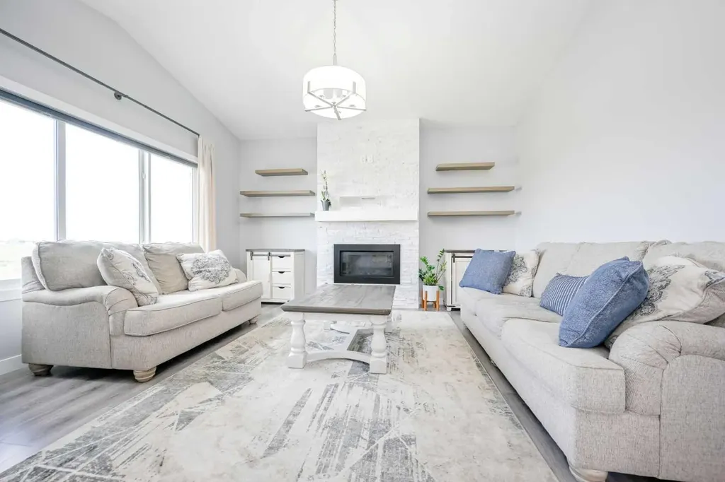 9086 81 Avenue Grande Prairie AB T8X 0P2