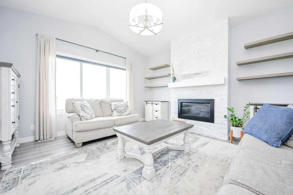 9086 81 Avenue Grande Prairie AB T8X 0P2