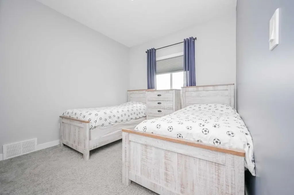 9086 81 Avenue Grande Prairie AB T8X 0P2