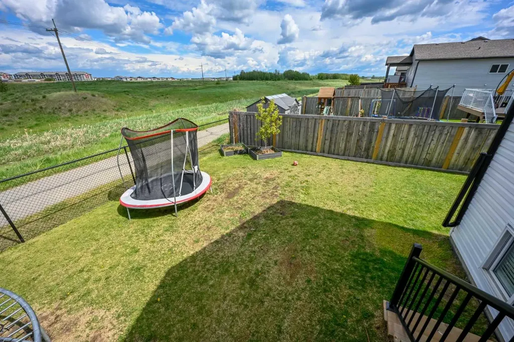 9086 81 Avenue Grande Prairie AB T8X 0P2