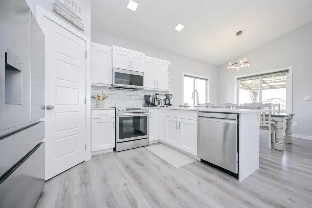 9086 81 Avenue Grande Prairie AB T8X 0P2
