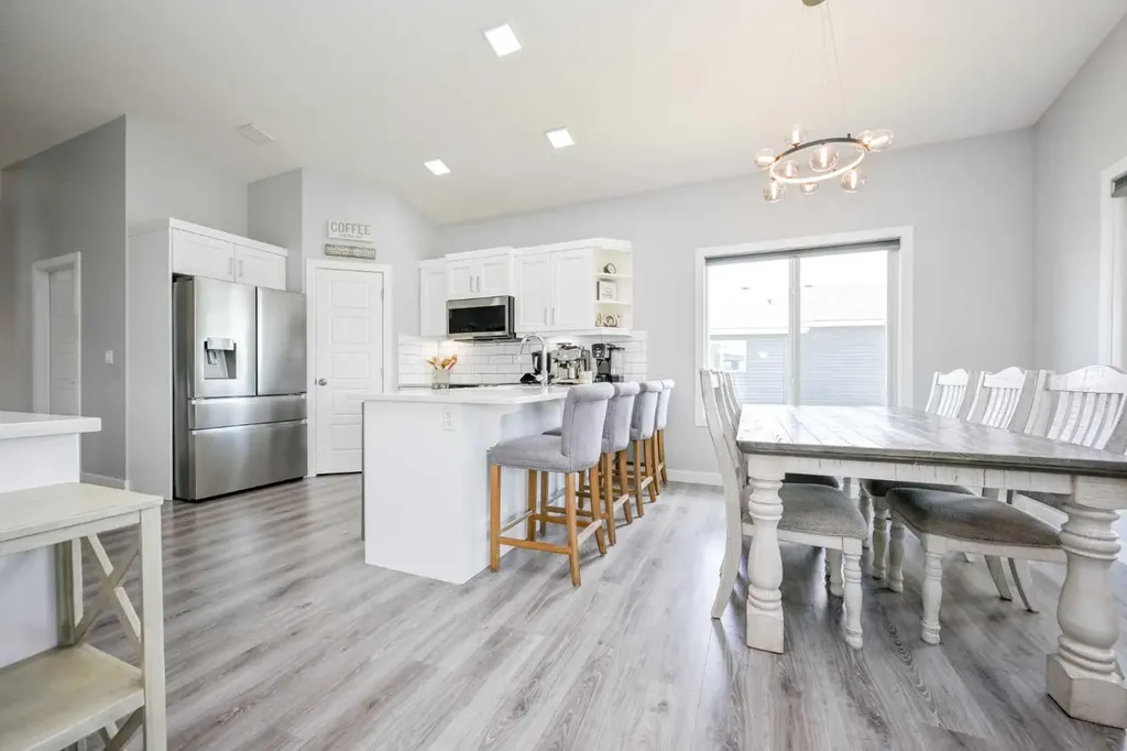 9086 81 Avenue Grande Prairie AB T8X 0P2
