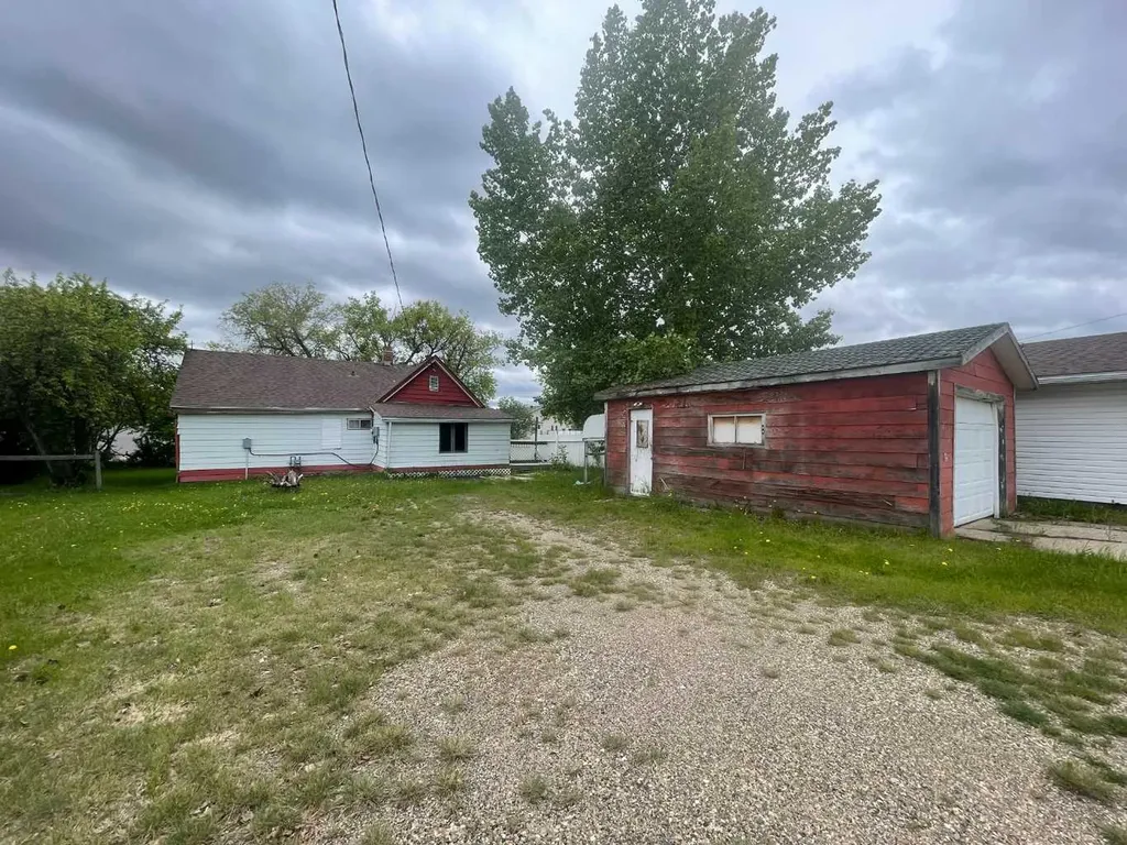 11020 104 Avenue Fairview AB T0H 1L0