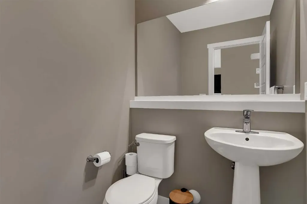 8445 101 Avenue Grande Prairie AB T8X 0R1