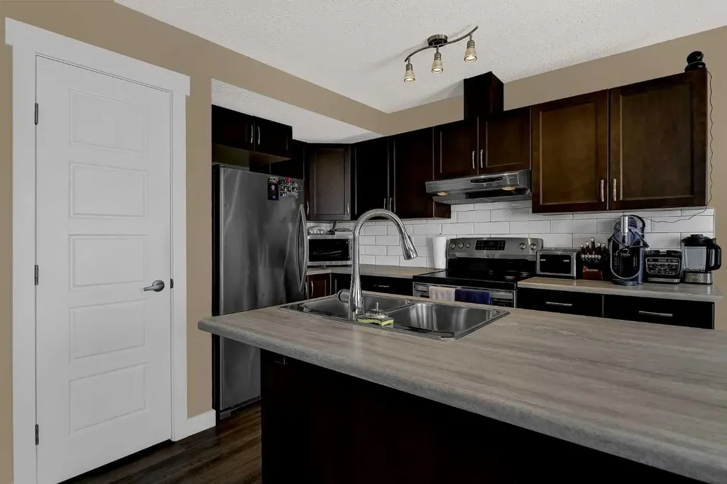 8445 101 Avenue Grande Prairie AB T8X 0R1