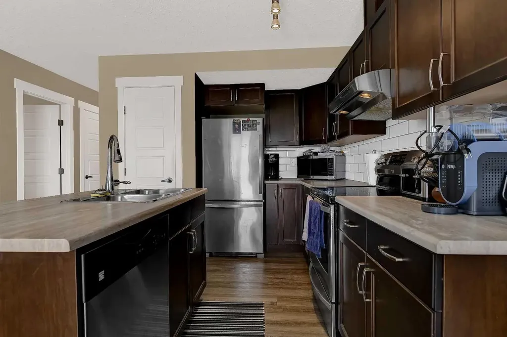 8445 101 Avenue Grande Prairie AB T8X 0R1