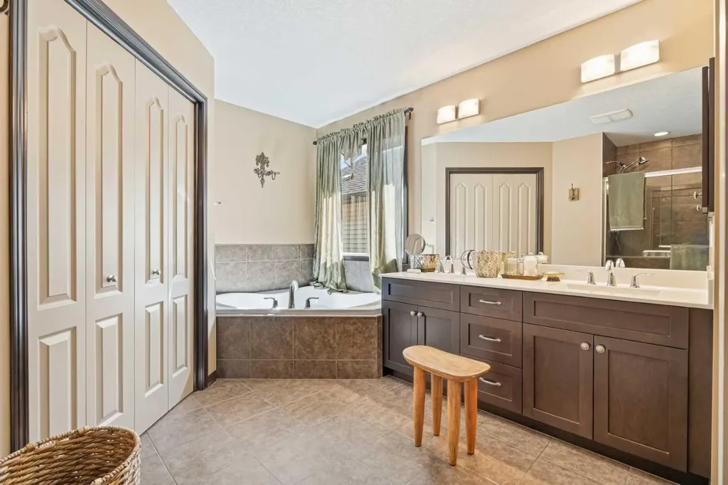 100 Brightoncrest Terrace SE Calgary AB T2Z 0Z8