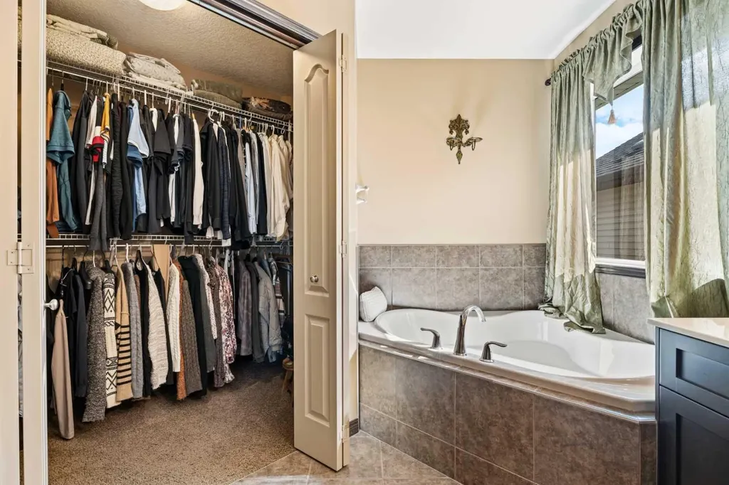 100 Brightoncrest Terrace SE Calgary AB T2Z 0Z8